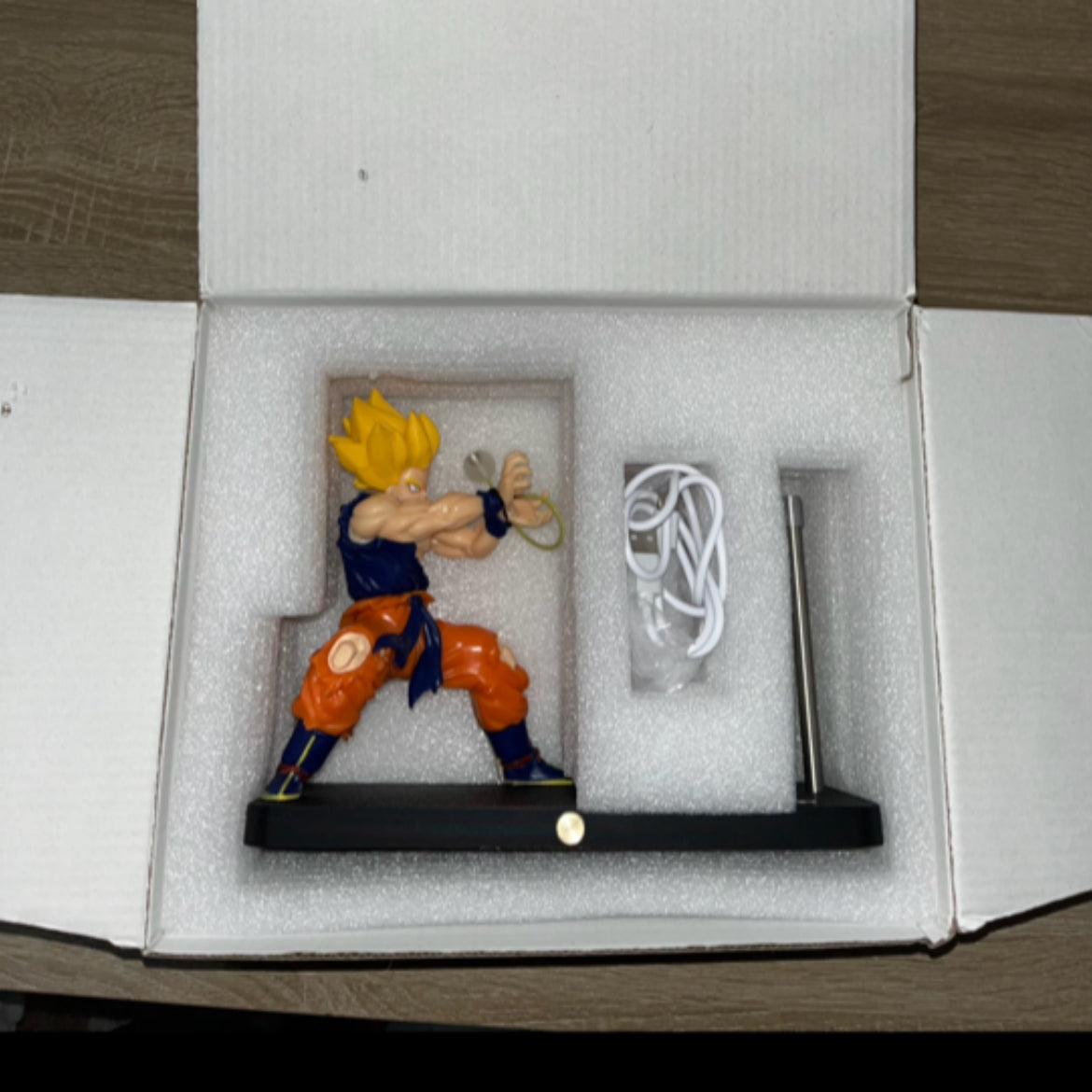 Lámpara magnética Goku